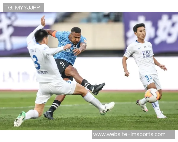 石家庄永昌足球队奋战赛季展现团队精神与拼搏精神的精彩瞬间